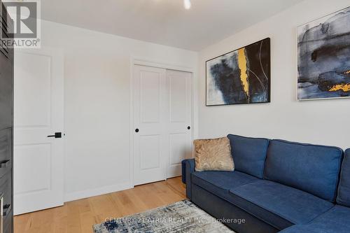 136 Robin Easey Avenue, Ottawa, ON - Indoor Photo Showing Living Room