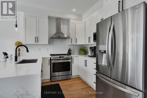 136 Robin Easey Avenue, Ottawa, ON - Indoor Photo Showing Kitchen With Upgraded Kitchen