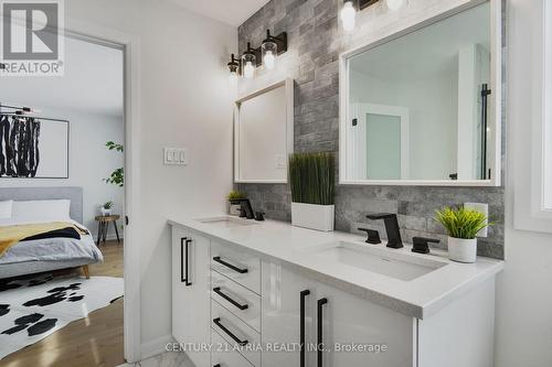 136 Robin Easey Avenue, Ottawa, ON - Indoor Photo Showing Bathroom