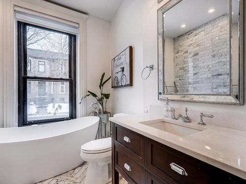 Bathroom - 50  - 52 Av. Columbia, Westmount, QC - Indoor Photo Showing Bathroom