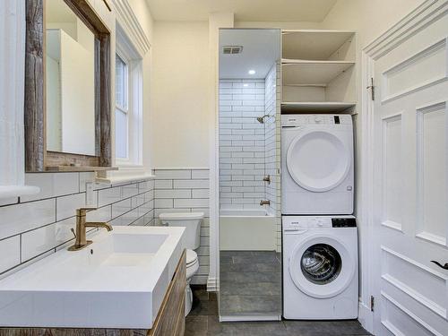 Bathroom - 50  - 52 Av. Columbia, Westmount, QC - Indoor Photo Showing Laundry Room