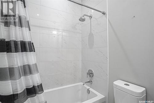 206 404 Cartwright Street, Saskatoon, SK - Indoor Photo Showing Bathroom