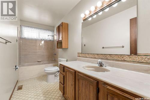 814 Marr Avenue, Saskatoon, SK - Indoor Photo Showing Bathroom