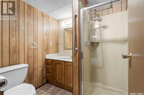 814 Marr Avenue, Saskatoon, SK - Indoor Photo Showing Bathroom