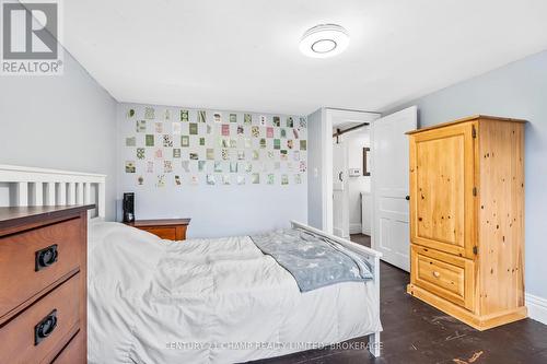 6817 38, South Frontenac (Frontenac South), ON - Indoor Photo Showing Bedroom