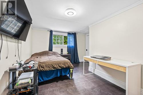 6817 38, South Frontenac (Frontenac South), ON - Indoor Photo Showing Bedroom