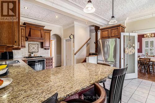 472 Fred Street, North Dundas, ON - Indoor Photo Showing Kitchen With Upgraded Kitchen