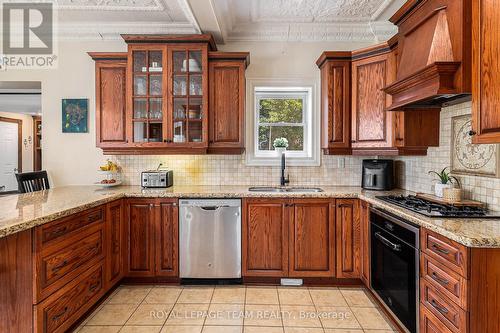 472 Fred Street, North Dundas, ON - Indoor Photo Showing Kitchen With Double Sink