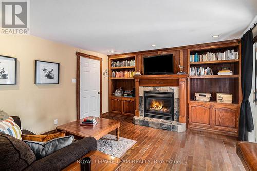 472 Fred Street, North Dundas, ON - Indoor Photo Showing Living Room With Fireplace