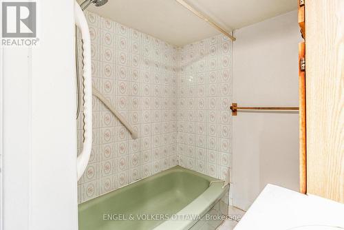 467 Edgeworth Avenue, Ottawa, ON - Indoor Photo Showing Bathroom