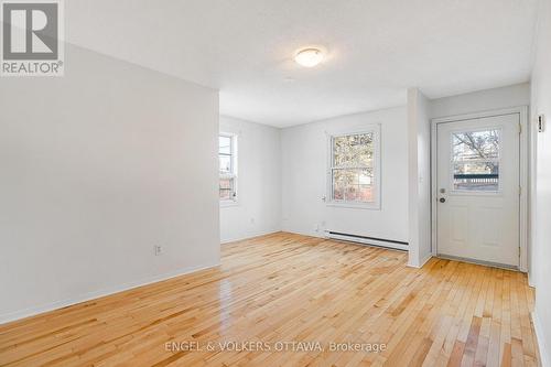 467 Edgeworth Avenue, Ottawa, ON - Indoor Photo Showing Other Room