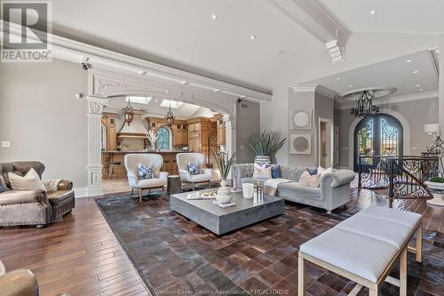 450 Seacliff Drive West, Leamington, ON - Indoor Photo Showing Living Room