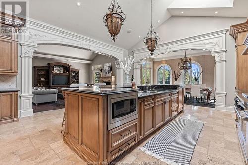 450 Seacliff Drive West, Leamington, ON - Indoor Photo Showing Kitchen