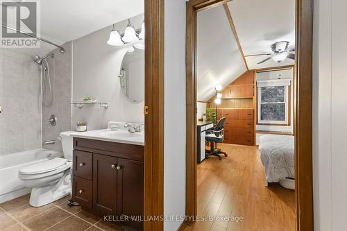 217 Linwood Street, London, ON - Indoor Photo Showing Bathroom