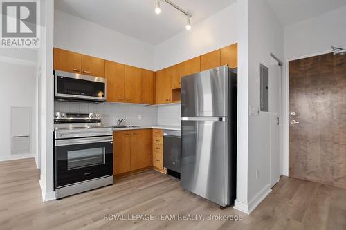 1602 - 179 George Street, Ottawa, ON - Indoor Photo Showing Kitchen