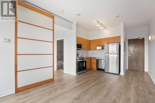 1602 - 179 George Street, Ottawa, ON - Indoor Photo Showing Kitchen