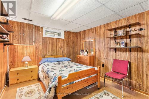 2427 Ogilvie Road, Ottawa, ON - Indoor Photo Showing Bedroom