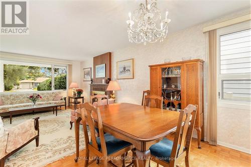 2427 Ogilvie Road, Ottawa, ON - Indoor Photo Showing Dining Room