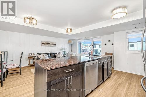 573 Ozawa, Ottawa, ON - Indoor Photo Showing Kitchen