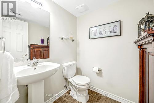 573 Ozawa, Ottawa, ON - Indoor Photo Showing Bathroom