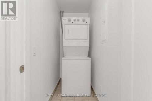 428 - 16 Concord Place, Grimsby (540 - Grimsby Beach), ON - Indoor Photo Showing Laundry Room