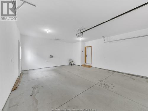 2572 Mayfair, Lasalle, ON - Indoor Photo Showing Garage