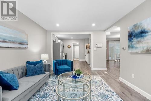 236 Elgin Avenue W, Goderich (Goderich Town), ON - Indoor Photo Showing Living Room