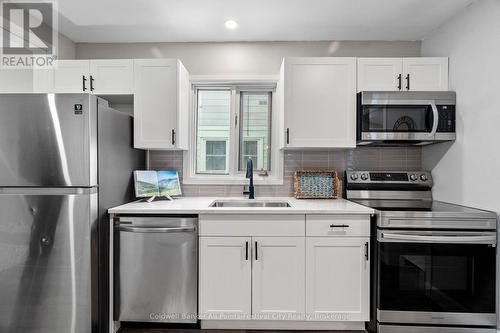 236 Elgin Avenue W, Goderich (Goderich Town), ON - Indoor Photo Showing Kitchen