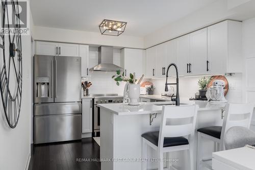 22 King William Way, Clarington, ON - Indoor Photo Showing Kitchen With Upgraded Kitchen