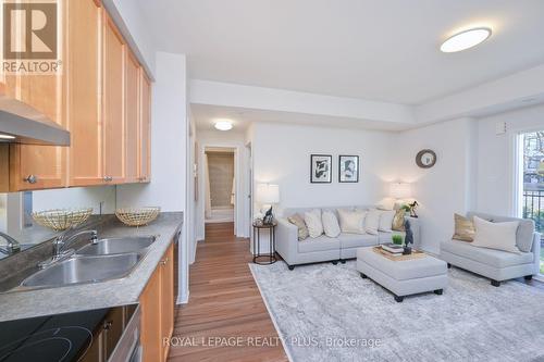 59 - 3056 Eglinton Avenue W, Mississauga, ON - Indoor Photo Showing Living Room