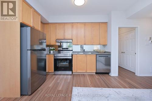 59 - 3056 Eglinton Avenue W, Mississauga, ON - Indoor Photo Showing Kitchen