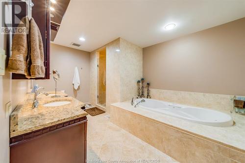 5474 Morris Line, Merlin, ON - Indoor Photo Showing Bathroom