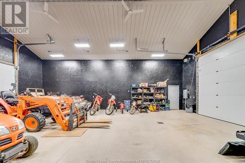 5474 Morris Line, Merlin, ON - Indoor Photo Showing Garage