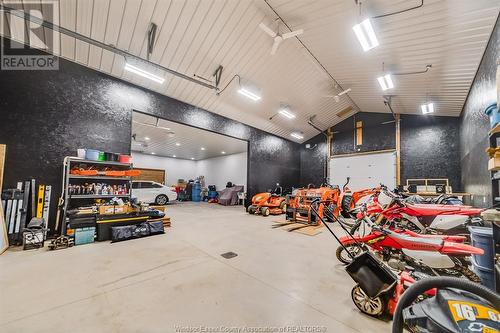 5474 Morris Line, Merlin, ON - Indoor Photo Showing Garage