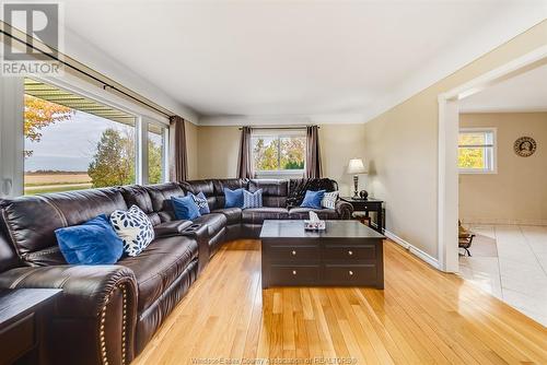 5474 Morris Line, Merlin, ON - Indoor Photo Showing Living Room