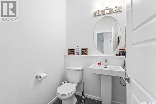 351 Barrett Street, Saskatoon, SK - Indoor Photo Showing Bathroom