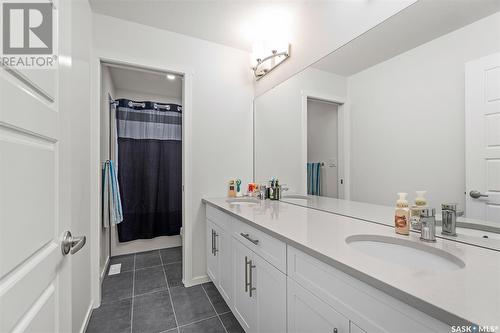 351 Barrett Street, Saskatoon, SK - Indoor Photo Showing Bathroom