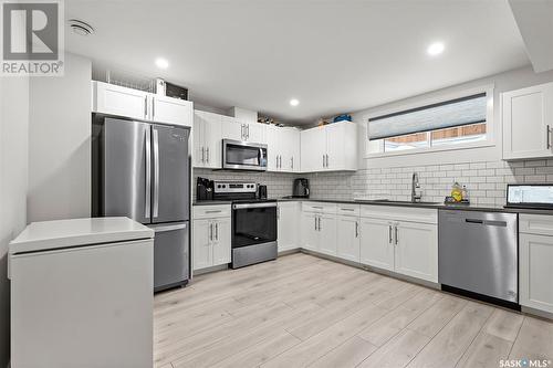 351 Barrett Street, Saskatoon, SK - Indoor Photo Showing Kitchen With Upgraded Kitchen