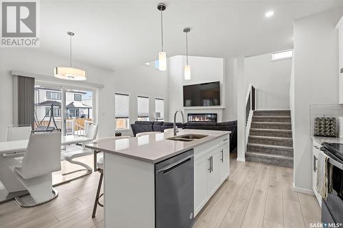 351 Barrett Street, Saskatoon, SK - Indoor Photo Showing Kitchen With Double Sink With Upgraded Kitchen