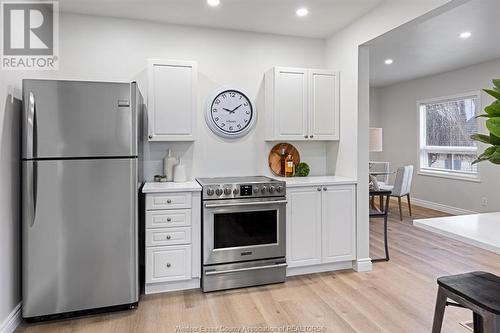 693 Bensette, Windsor, ON - Indoor Photo Showing Kitchen