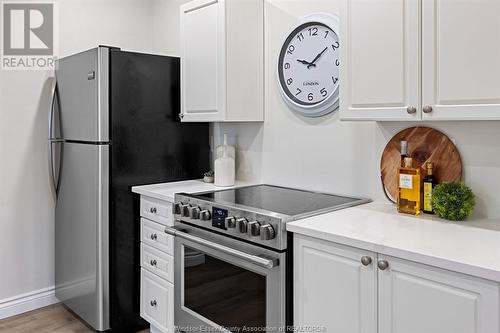 693 Bensette, Windsor, ON - Indoor Photo Showing Kitchen