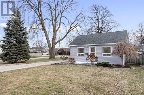 693 Bensette, Windsor, ON - Outdoor