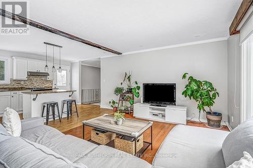 1875 Farwel Street, Ottawa, ON - Indoor Photo Showing Living Room