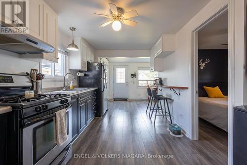 28 Clarke Street W, Port Colborne (875 - Killaly East), ON - Indoor Photo Showing Kitchen