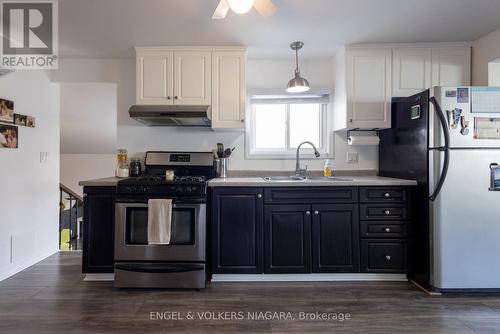 28 Clarke Street W, Port Colborne (875 - Killaly East), ON - Indoor Photo Showing Kitchen With Double Sink