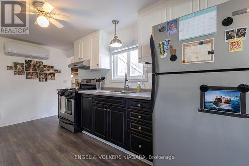 28 Clarke Street W, Port Colborne (875 - Killaly East), ON - Indoor Photo Showing Kitchen With Double Sink