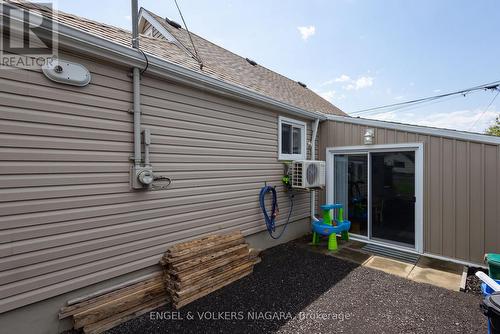 28 Clarke Street W, Port Colborne (875 - Killaly East), ON - Outdoor With Exterior