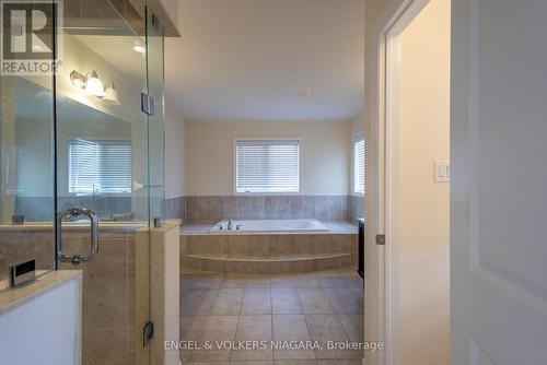 9462 Tallgrass Avenue, Niagara Falls (224 - Lyons Creek), ON - Indoor Photo Showing Bathroom