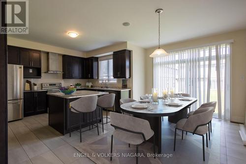 9462 Tallgrass Avenue, Niagara Falls (224 - Lyons Creek), ON - Indoor Photo Showing Dining Room