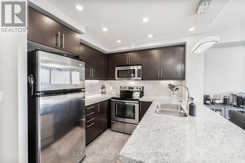 414 - 676 Sheppard Avenue E, Toronto, ON - Indoor Photo Showing Kitchen With Double Sink With Upgraded Kitchen